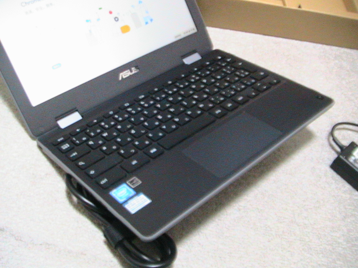 Chromebook クロームブック ASUS ノートパソコン 11.6型WXGA液晶 C214MA-BU0029 ダークグレー ACアダプター　取説　元箱　画面保護シート付_画像4