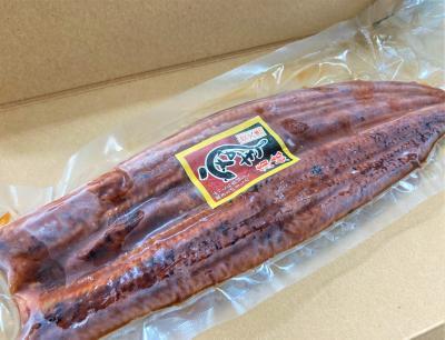 .. goods [ vacuum pack ] charcoal fire roasting eel (...). roasting approximately 30cm size 1 tail at a time vacuum pack ( less head . opening )10 pack! eel ..10 pack set *