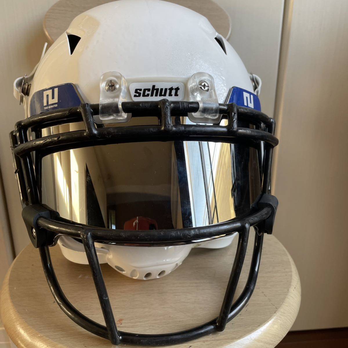 超目玉 アメフト ヘルメット schutt ベンジェンス ヘルメット ホワイト