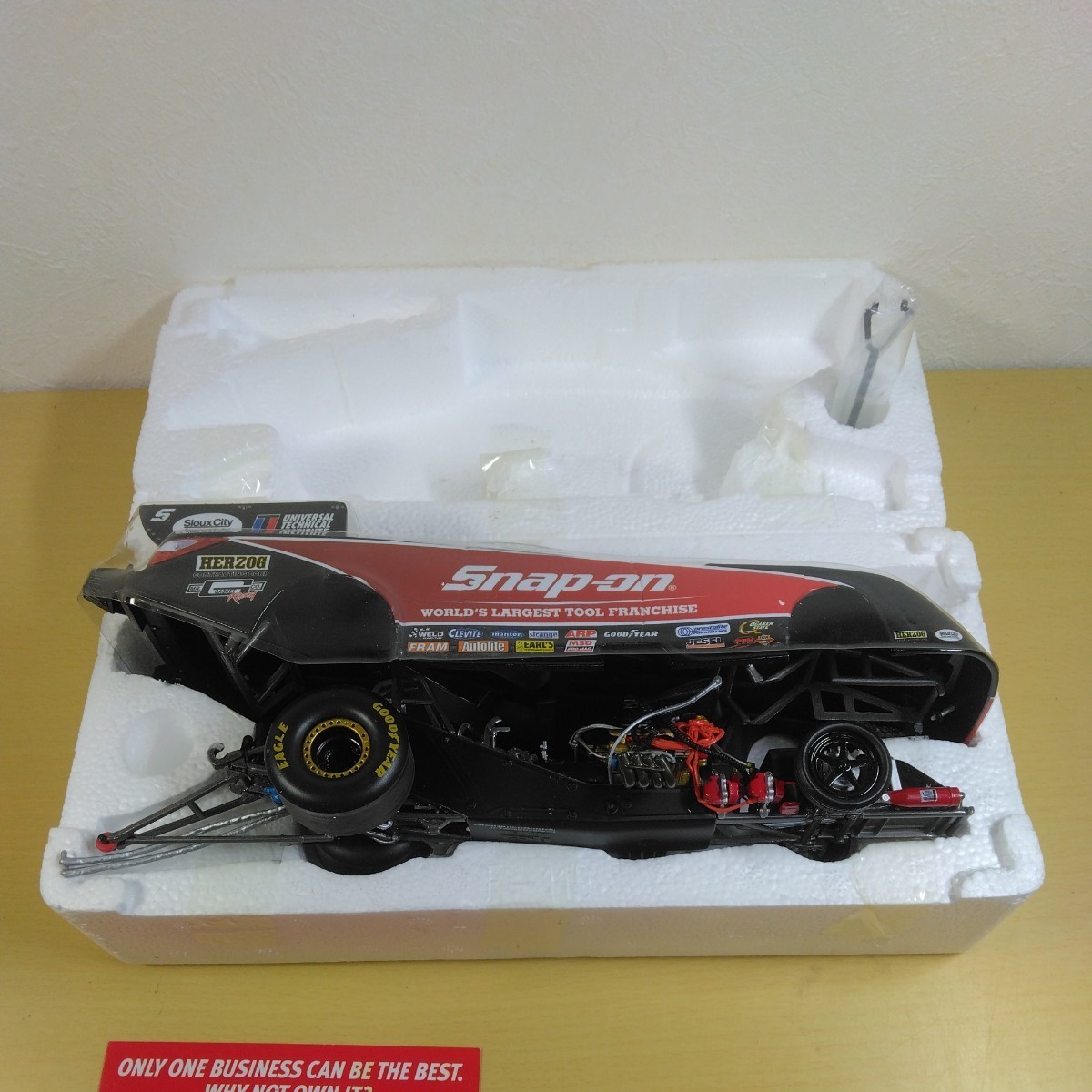 1/24 Snap on RACING 2010 CRUZ PEDREGON TOYOTA NHRA FUNNY CAR スナップオン 限定ミニカー グッドイヤー_画像3