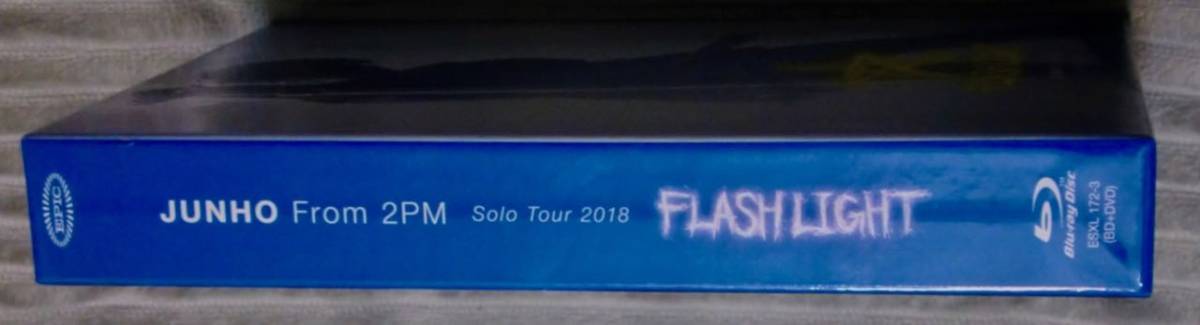 ◆【Blu-ray+DVD】 JUNHO (From 2PM) Solo Tour 2018 ''FLASHLIGHT'' 完全生産限定盤 ジュノ/ブルーレイ_画像5