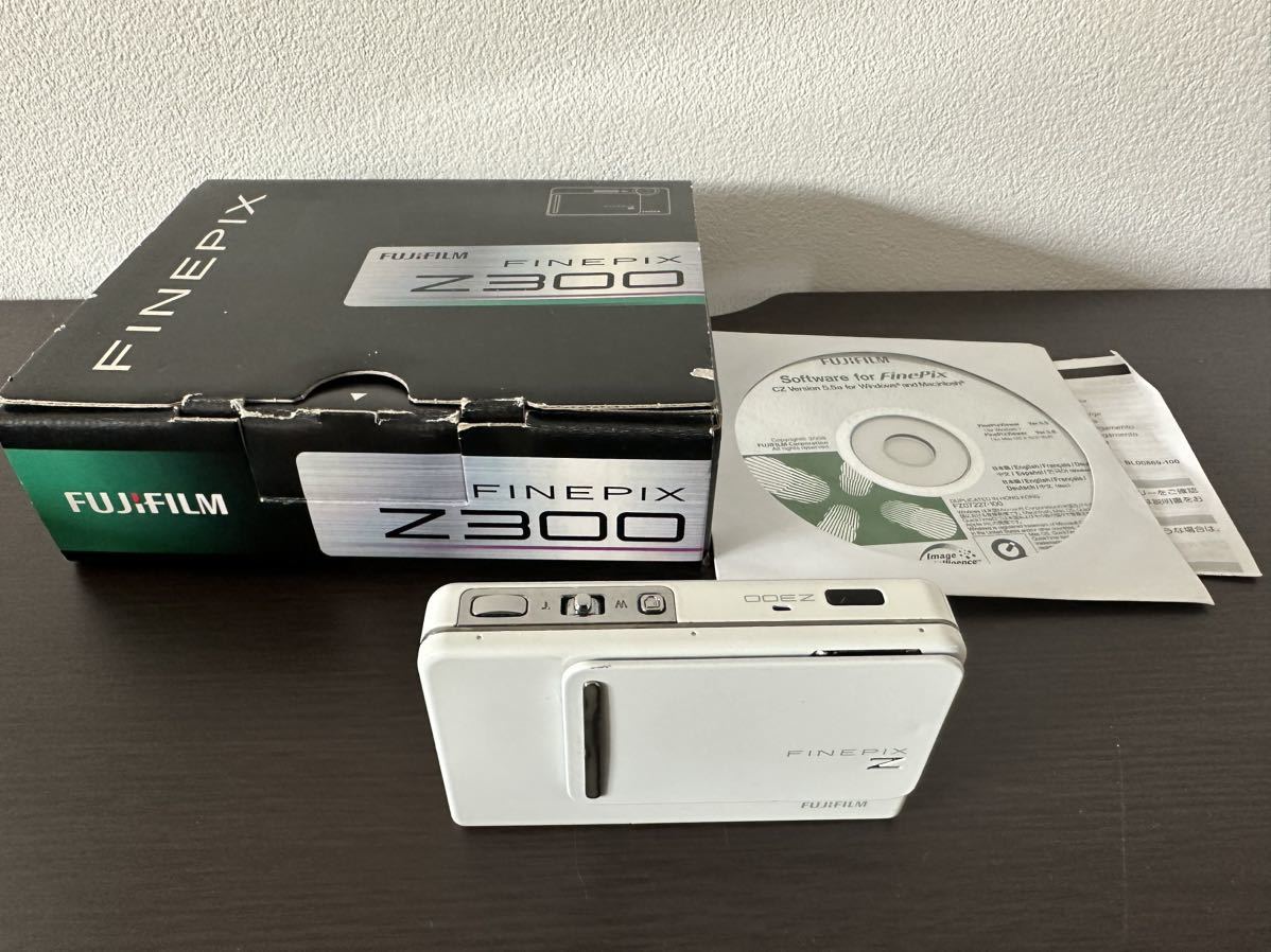FUJIFILM 富士フィルム FinePix Z300 フェインピクス デジカメ