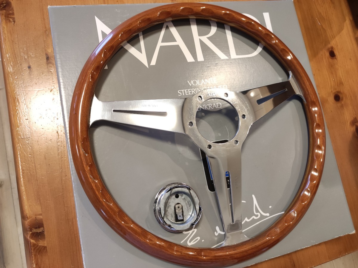 ナルディ NARDI クラシック ウッド ステアリング 36パイ ホーンボタン