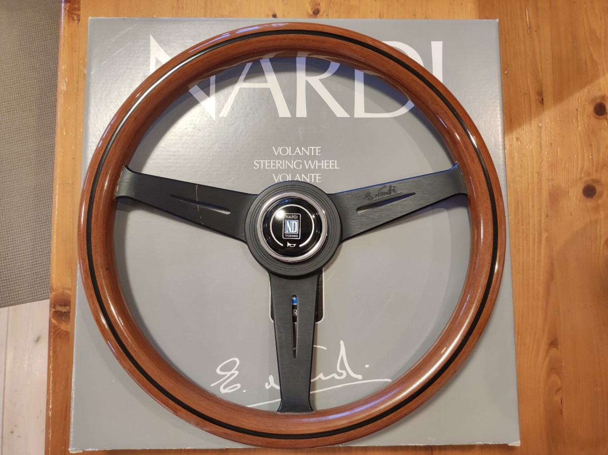 ナルディ NARDI クラシック ウッド ブラックスポーク ステアリング 36