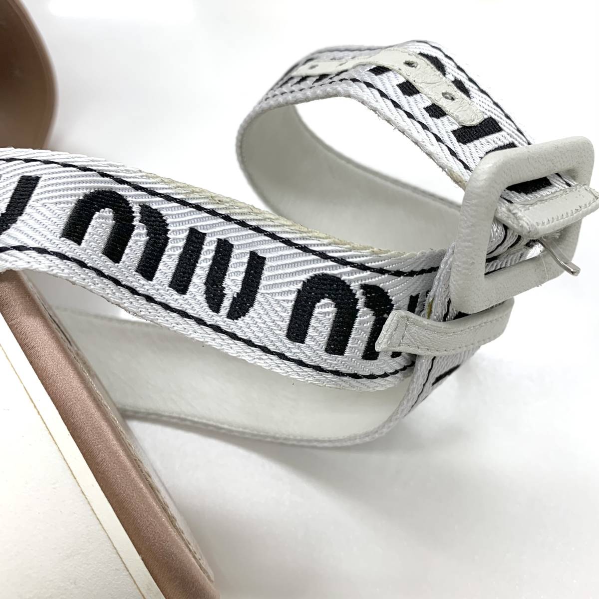 5594 MiuMiu satin Logo strap thickness bottom sandals pink 