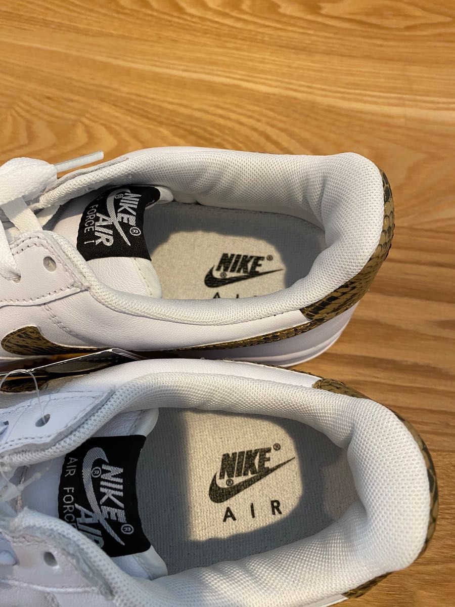 新品未使用】ナイキ NIKE エアフォース1 ロー 1996 スネーク | www