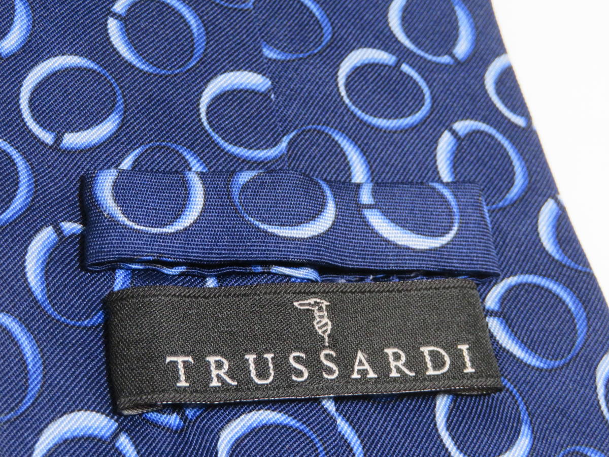 【送料無料】美品 イタリア製 TRUSSARDI トラサルディ MADE IN ITALY 100% SETA SOIE SILK SEIDE お洒落でシンプルなネクタイ 1個_画像3