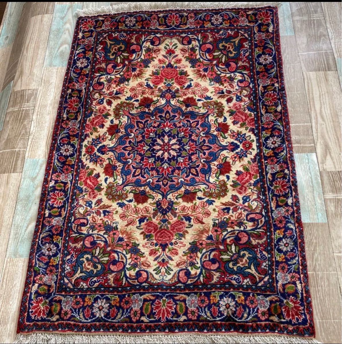 ペルシャ絨毯 カーペット ウール100% 手織り ペルシャ絨毯の本場