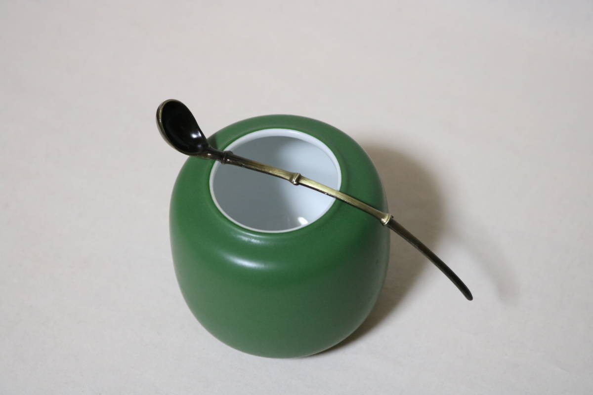 水滴　硯滴　茶緑圓形水瓶・水杓子　　　　　DK10