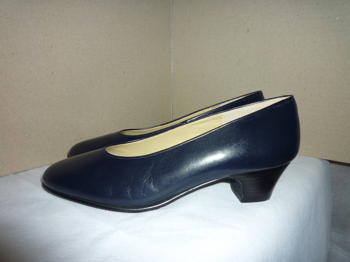 ◆新品！銀座かねまつの定番系パンプス濃紺22.5cmCA制靴◆H3.5_画像2
