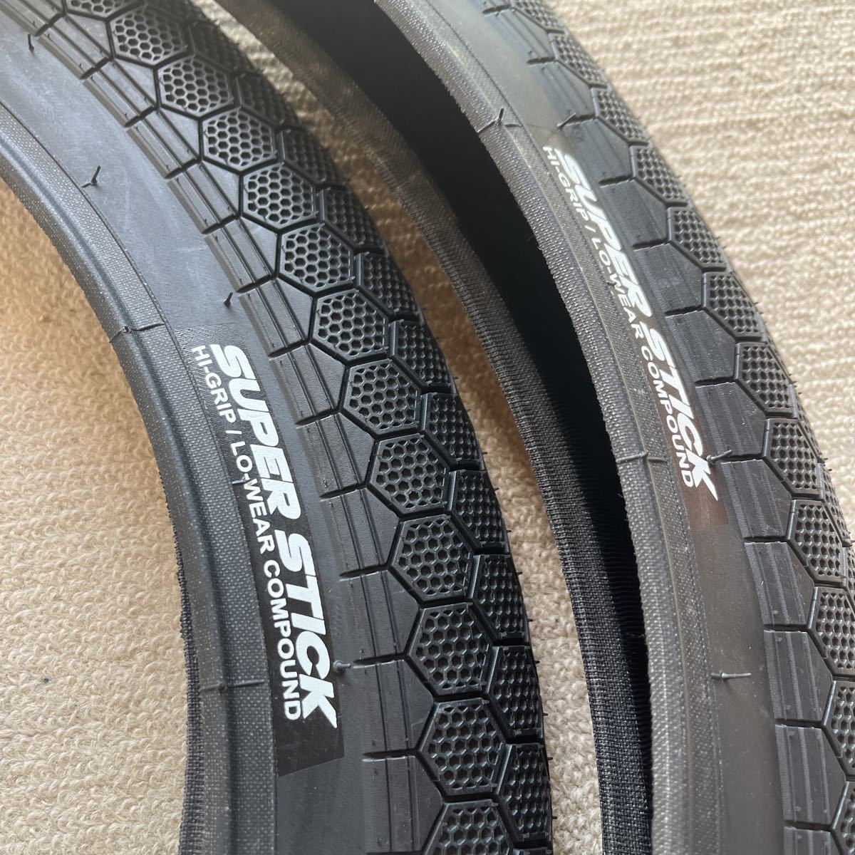 stolen BMX タイヤ 2本セット 20×2 新品未使用品 ストーレンBMX パーク ダート ストリート HIVE tire PSI  80-110｜PayPayフリマ