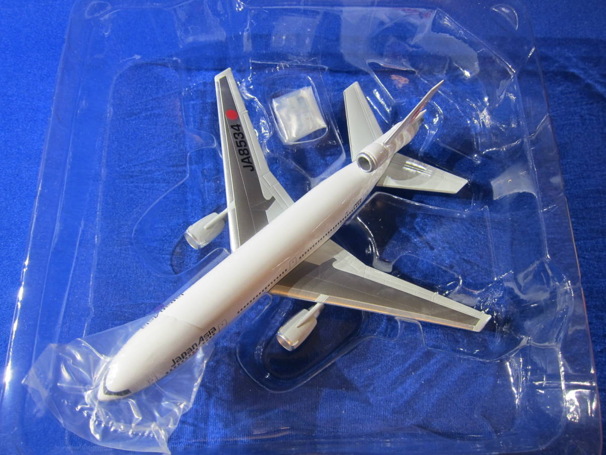 DC-10-40 J8534 JAA日本アジア航空　【1：400】 模型飛行機_画像2