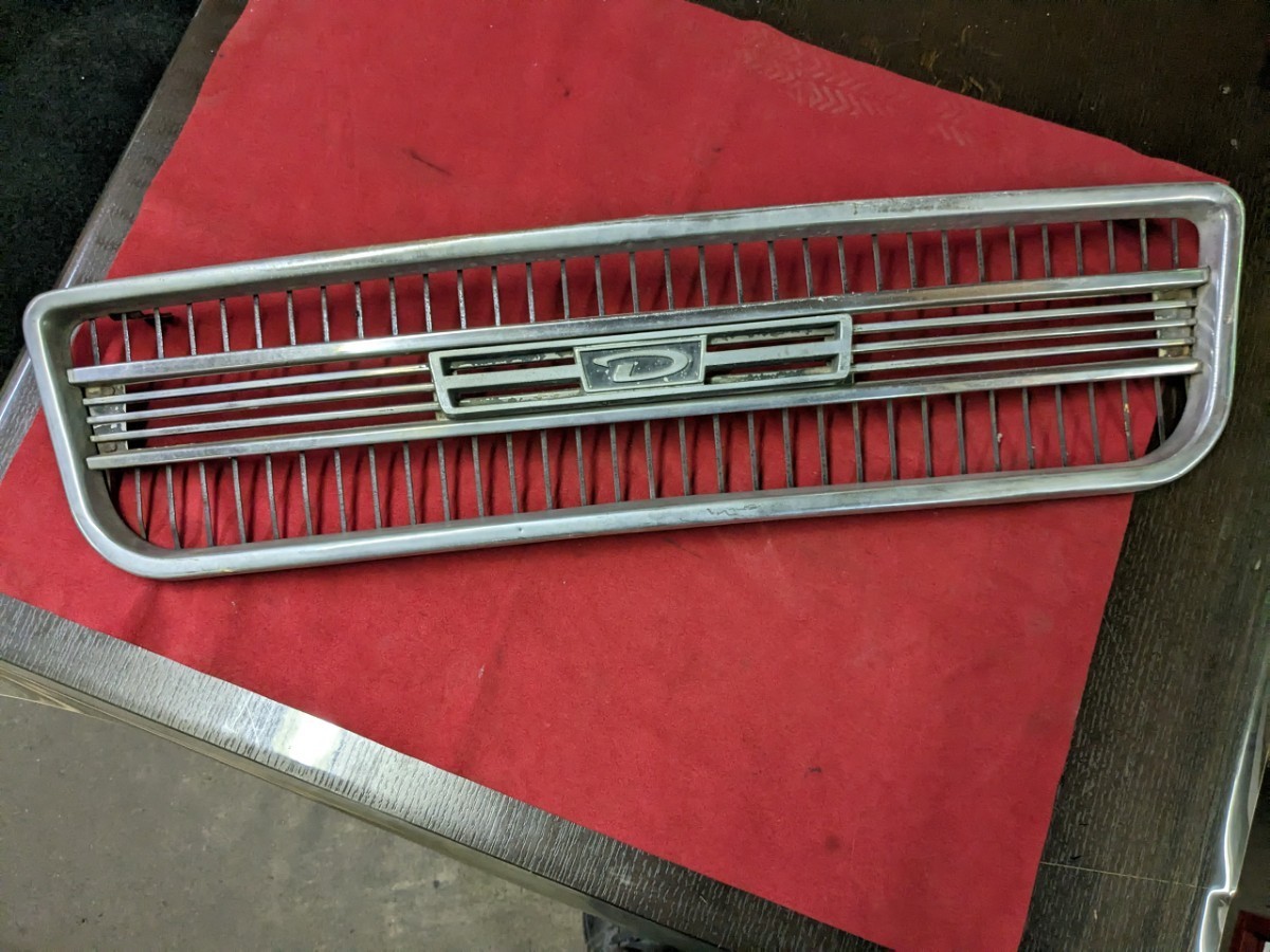 ダットサン フェアレディ SRL311 SR311 純正ラジエーターグリル