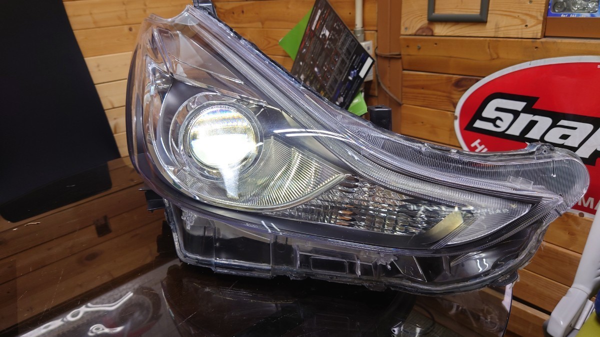 プリウスα zvw40 zvw41 後期 純正LEDヘッドライト US加工品 koito47-65