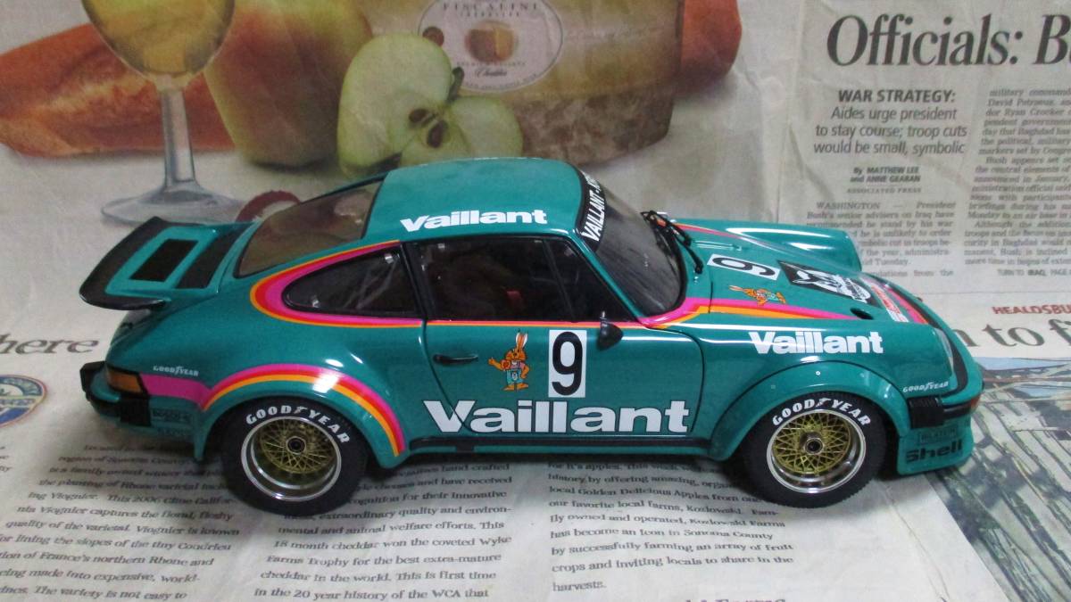 ★激レア絶版☆EXOTO*1/18*Porsche 934 RSR #9 Vaillant-Kremer 1976 Porsche Cupの画像6