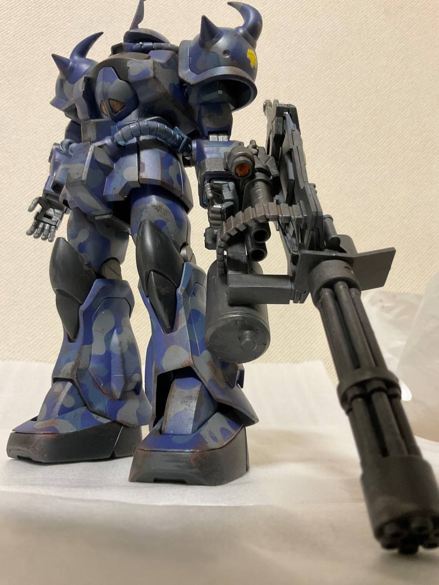 塗装済完成品】 MG 1/100 MS-07B3 グフカスタム 迷彩塗装 機動戦士