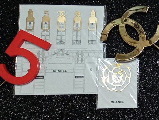 CHANEL】 新品未使用未開封非売品 シャネル カメリア型 & BOOK CHANEL】 新品未使用未開封非売品 シャネル カメリア型 & BOOK