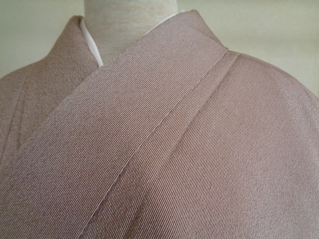 d480-80 色無地 正絹 広衿 一つ紋 極細立縞織地紋様 身丈144センチ 裄62.5センチ