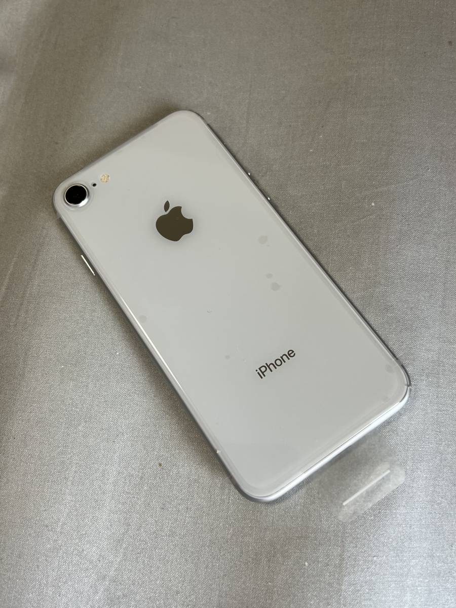 新品未使用 SIMフリー iPhone8 64GB シルバー ドコモ版 バッテリー100% 本体のみの画像10