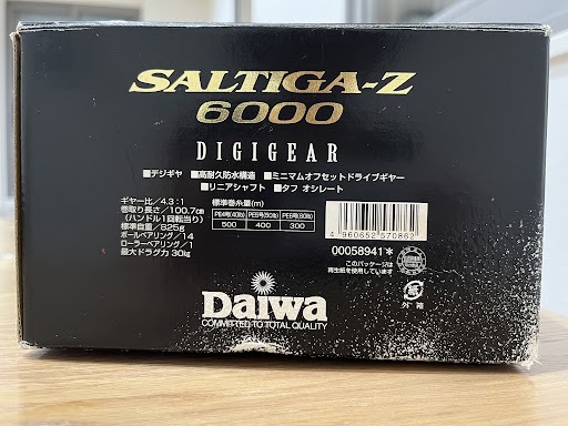 釣り具　DAIWA　SALTIGA-Z　6000　リール　ダイワ　ソルティガ_箱全体に痛み、変色あり