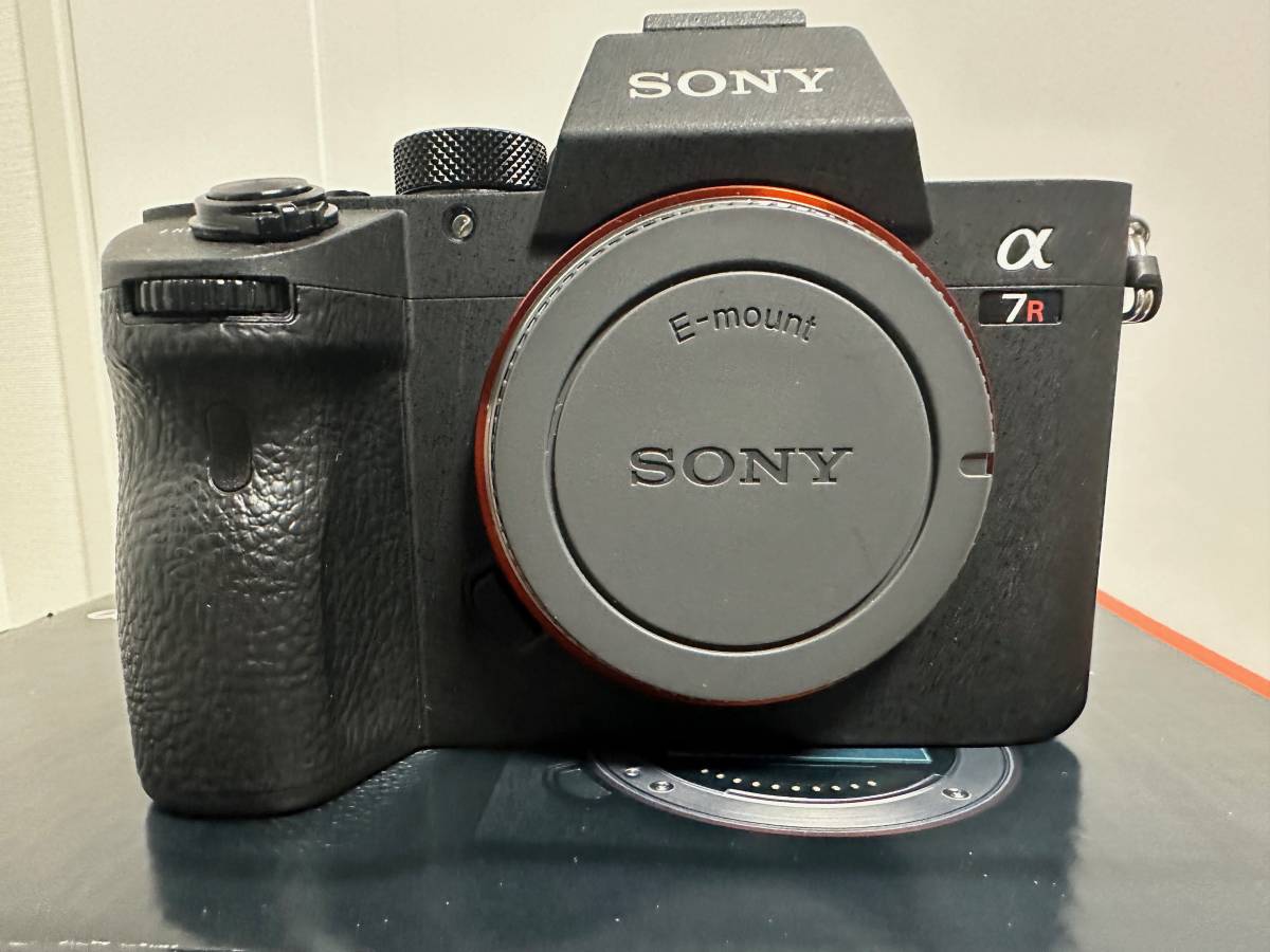 【シャッター回数わずか約1700回の超美品】SONY α7R III ILCE-7RM3 ミラーレス一眼_画像1