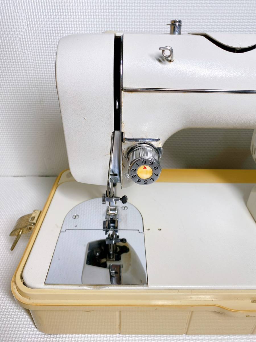 ◇JANOME ジャノメ モデル672 家庭用ミシン 昭和レトロ ケース付き 針