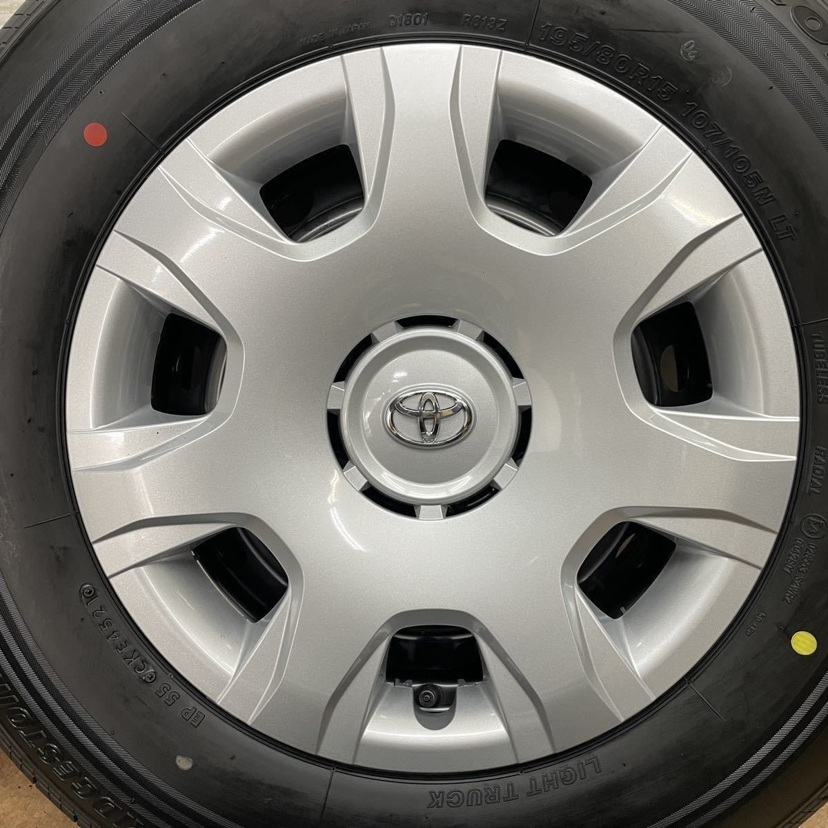 送料無料!新車外し!トヨタ 200系 ハイエース 純正 15インチ 6J +35