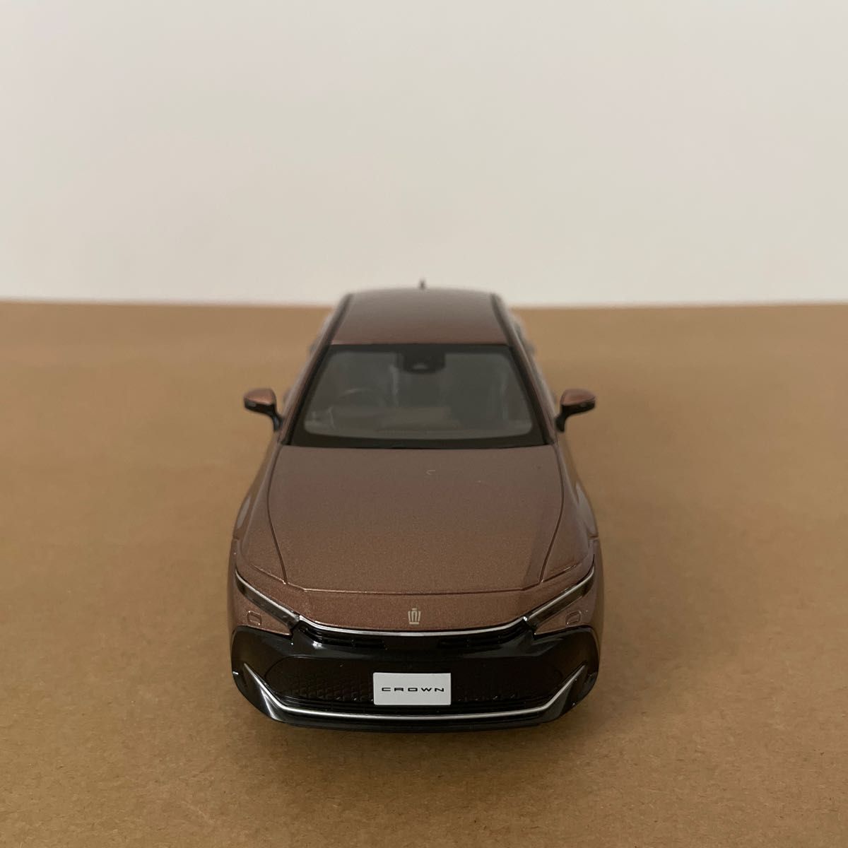 トヨタ 新型クラウン クロスオーバー カラーサンプルミニカー