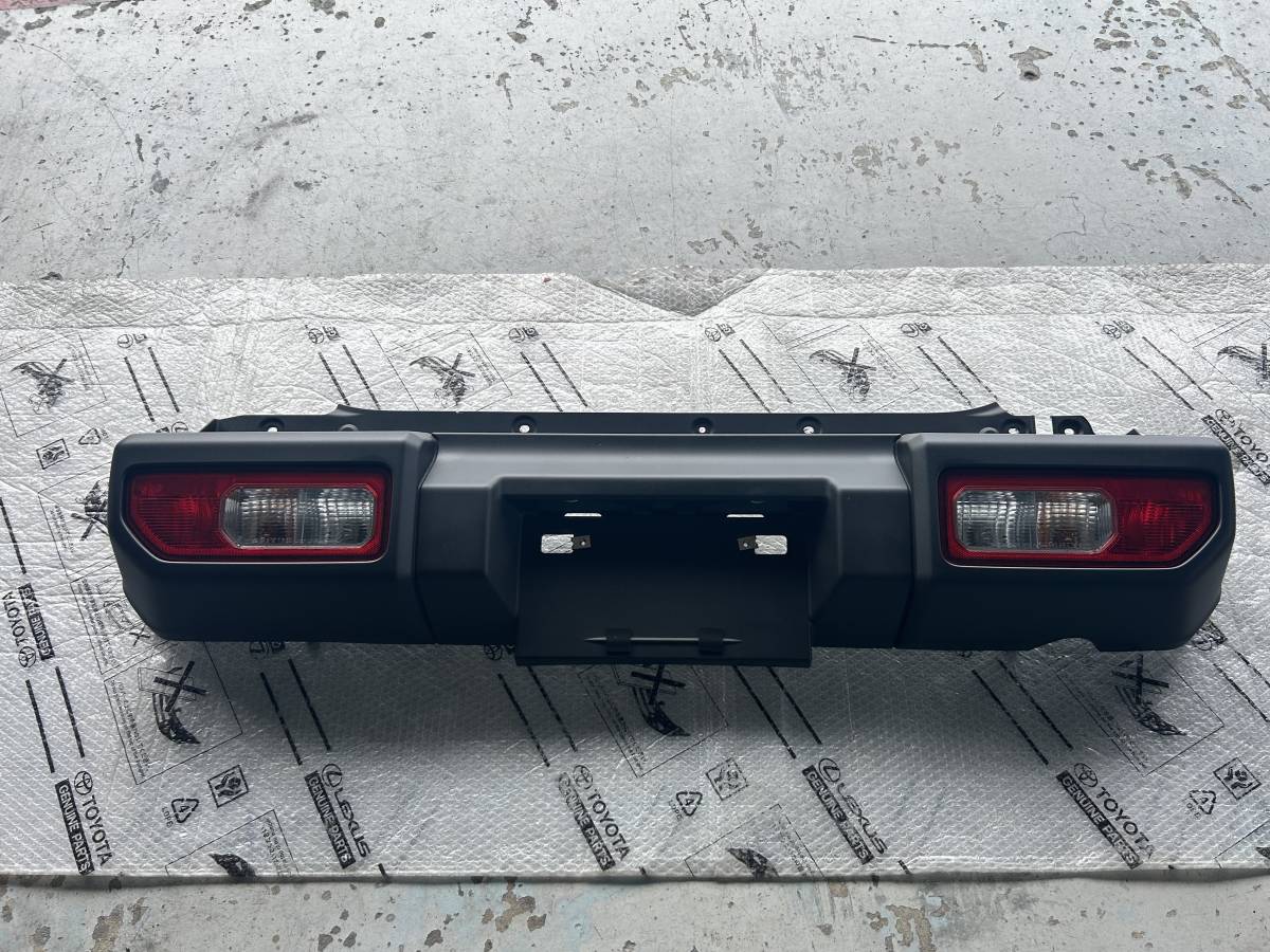 ジムニー JB64 純正リアバンパー 新車外し テール、ナンバー灯付き