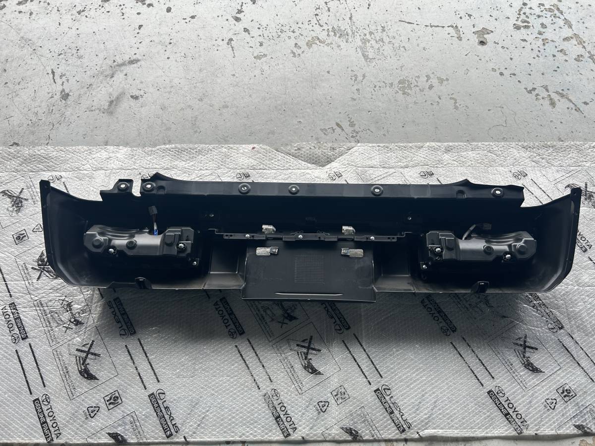 ジムニー JB64 純正リアバンパー 新車外し テール、ナンバー灯付き