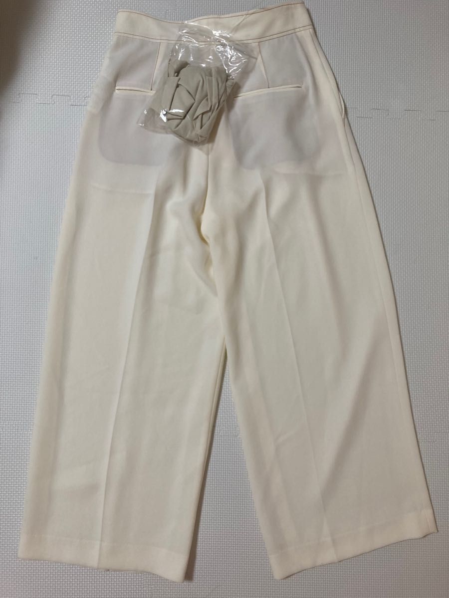 新品タグ付】BEIGE ベイジ/オフホワイトのワイドパンツ/サイズ6 新品タグ付】BEIGE ベイジ/オフホワイトのワイドパンツ/サイズ6