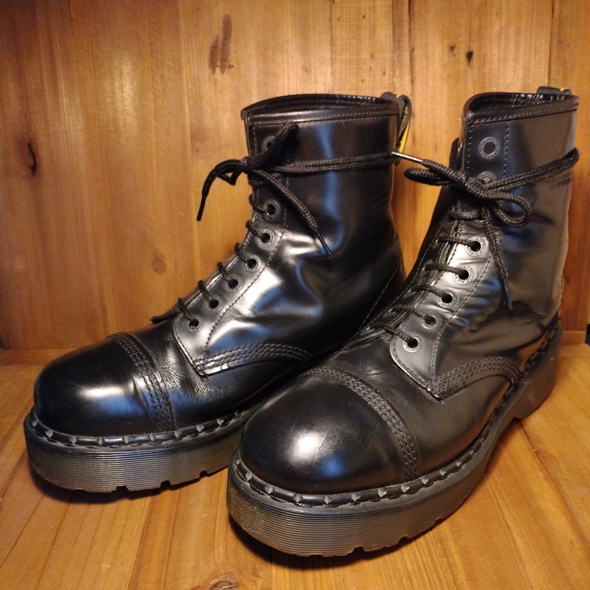 貴重 入手困難 英国製 ドクターマーチン Dr.Martens 8ホールブーツ クレイジーボム UK10 クロマニヨンズ 甲本ヒロト 真島昌利 氷室京介 黒_画像1