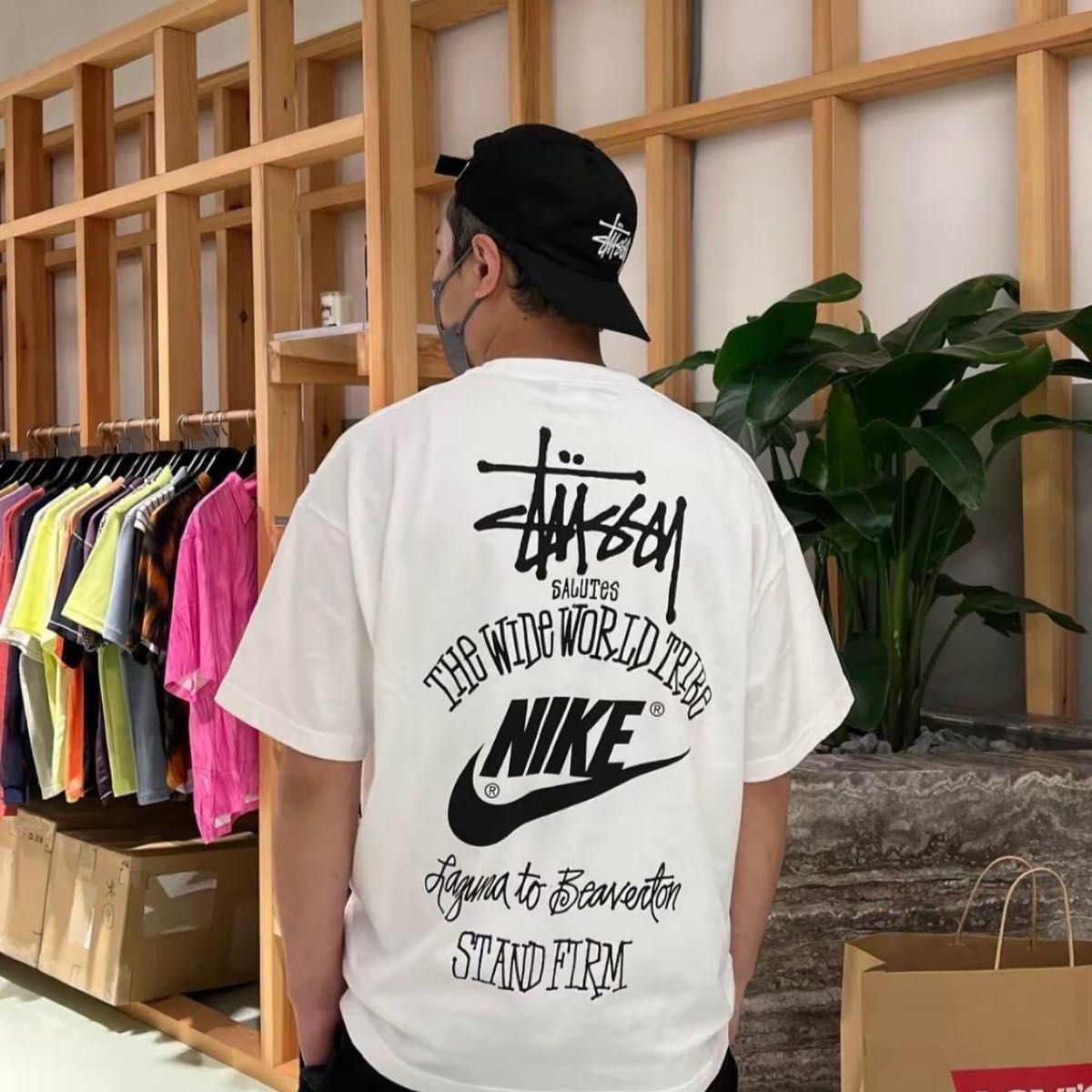 贅沢品 【新品】stussy nike Tシャツ Lサイズ Tシャツ/カットソー(半袖