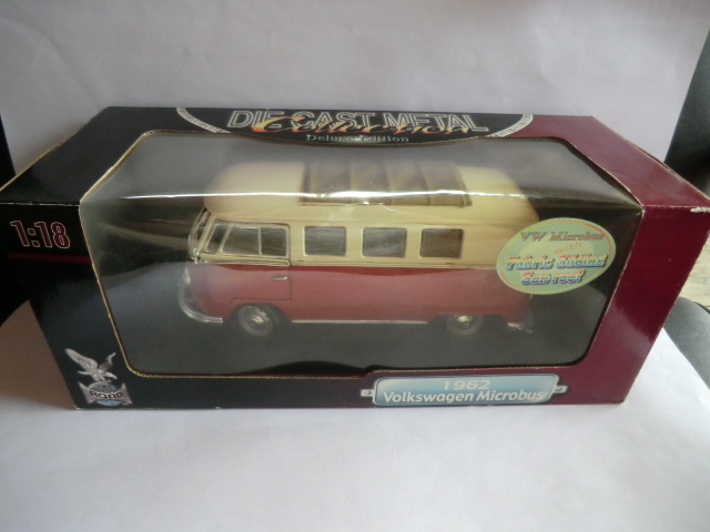 人気商品 新品 1/18 1962 ワーゲンバス Volkswagen ミニカー 乗用車 人気商品 新品 1/18 1962 ワーゲンバス Volkswagen ミニカー 乗用車