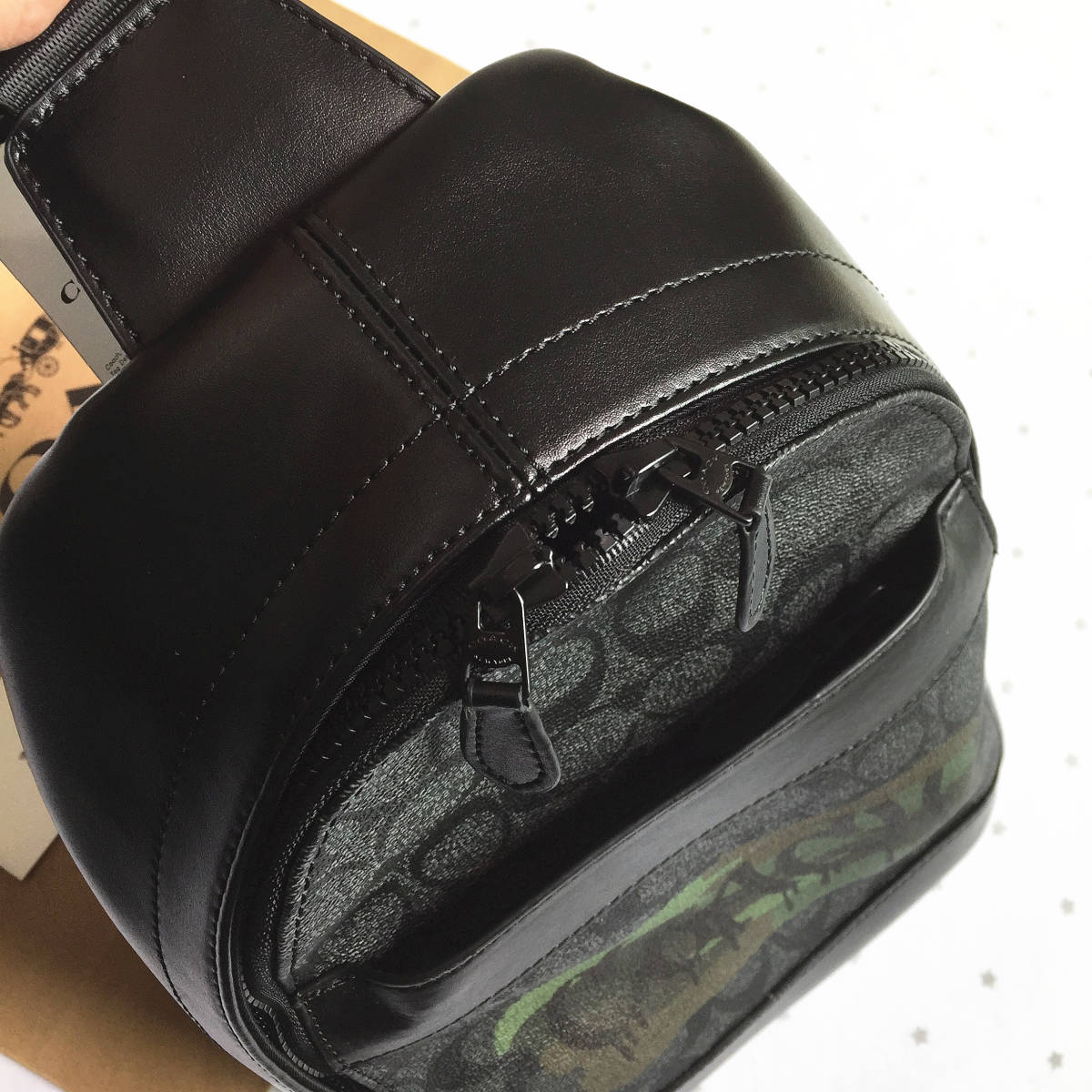 新品未使用】COACH コーチバッグ F36813 カモフラ迷彩 ボディーバッグ ショルダーバッグ 斜めがけバッグ アウトレット品 保存袋 <COACH>コーチバッグ ショルダーバッグ F36813 メンズボディバッグ