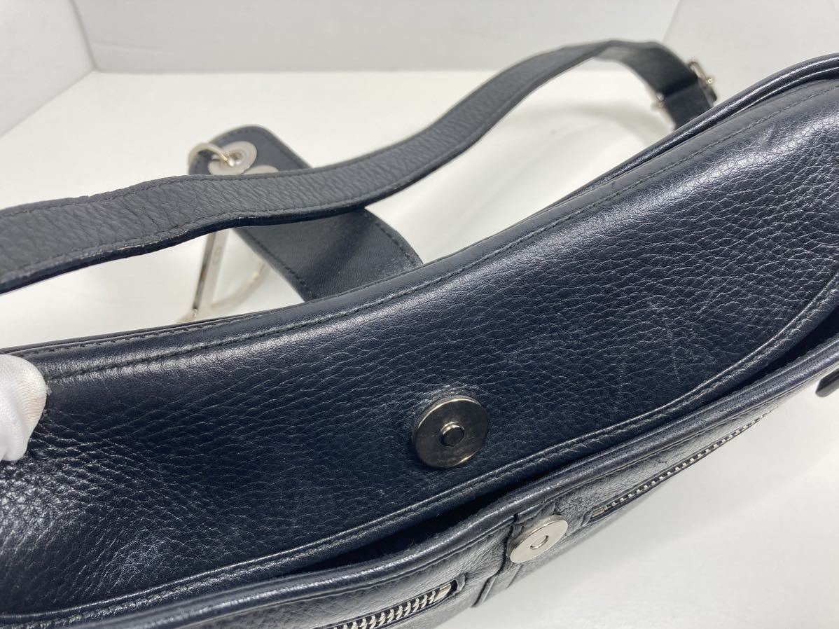 Christian Dior クリスチャン ディオール ロゴ金具 ショルダーバッグ