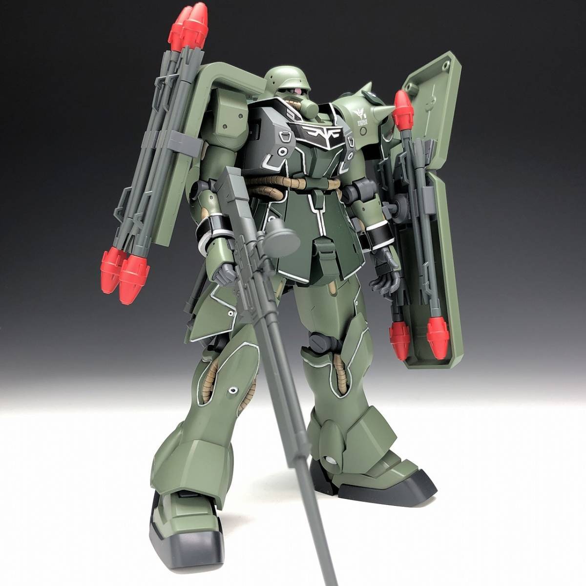 塗装済完成品】HGUC 1/144 AMS-129 ギラ・ズール 親衛隊仕様