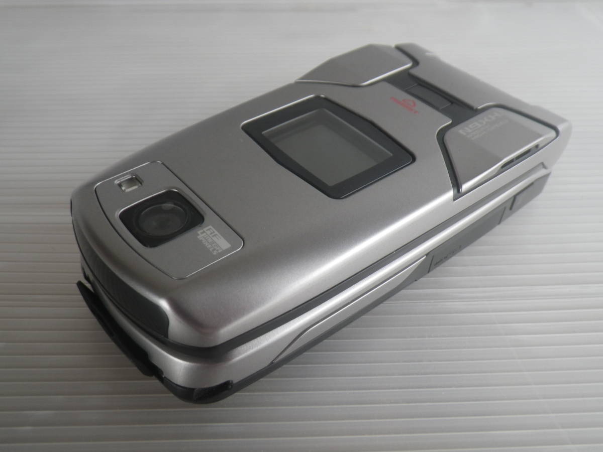 ■中古 美品■docomo FOMA N902iX HIGH-SPEED チタニウムシルバー NEC ドコモ 携帯電話 ガラケーの画像1