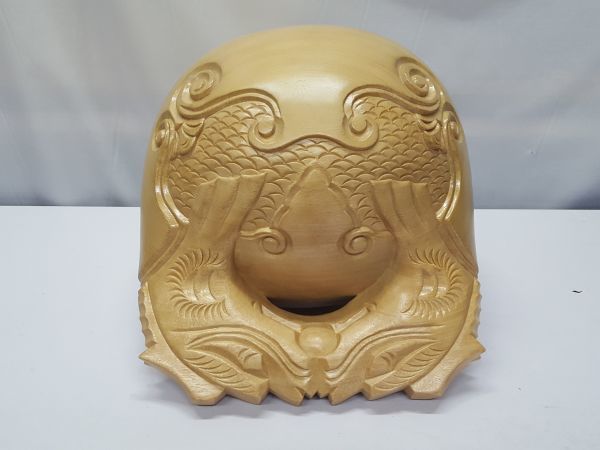 ◆新品◆楠 上彫 木魚 9寸◆巾約27㎝◆9.0寸 木魚 杢魚 木撥 杢撥 馨子台 磬子台 丸金台 法事 法要 仏壇 仏具 寺院仏具