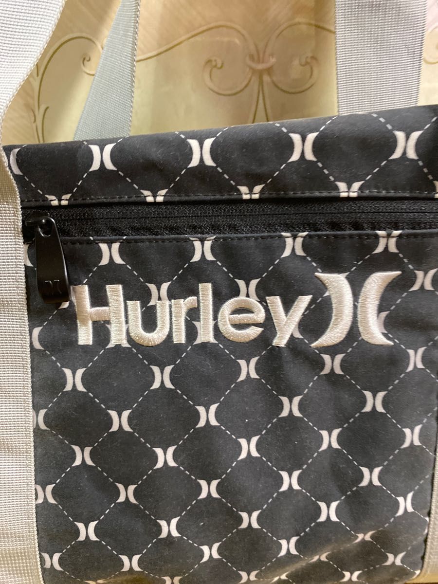 Hurley ハーレー ダッフルバッグ ボストンバッグ ジムバッグ　刺繍ロゴ　総ロゴ