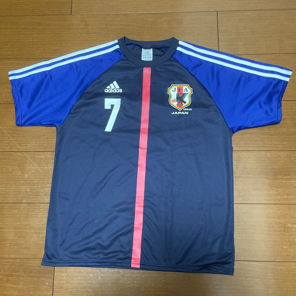 日本代表 adidas サッカー日本代表ユニフォーム　レプリカシャツ　7番　美品