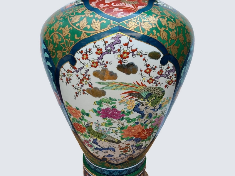 沈香壺 有田焼■金龍窯 博山作 三段壺 [h約118cm]色絵花鳥[御所車 牡丹 孔雀 菊花 鳳凰 南蛮船] 飾壺■花瓶 札付 伝統工芸 古美術 8919■_画像6