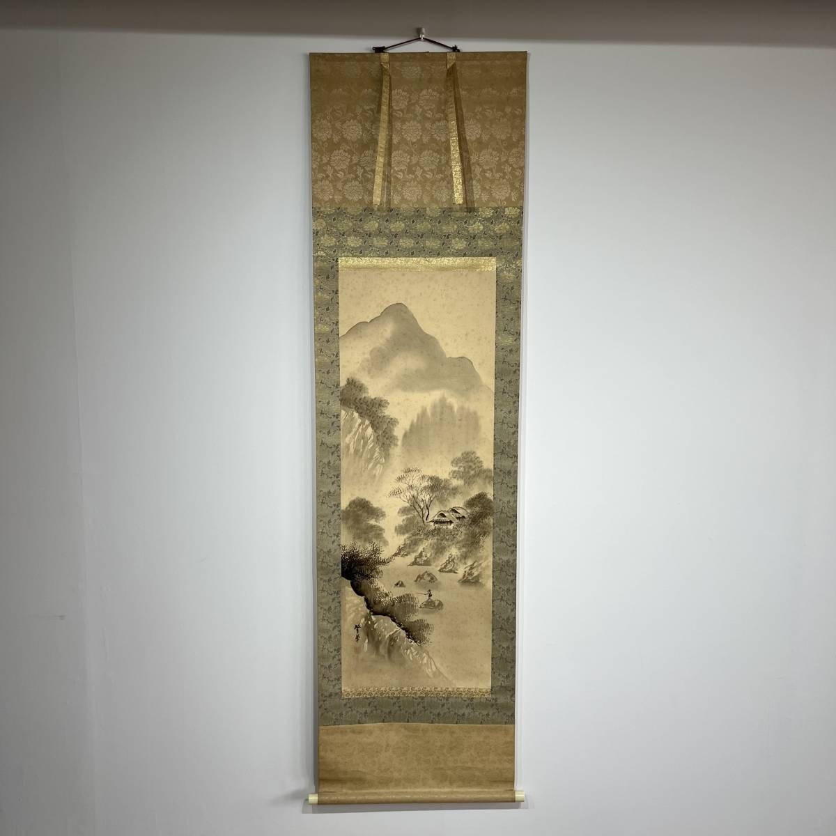 掛軸】絵画 日本画 山水画 釣人山村風景 ☆共箱・サイン・印あり