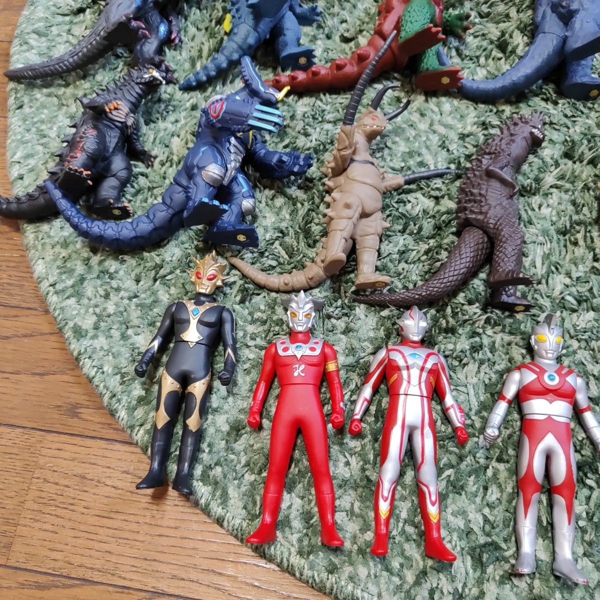 ウルトラマン 怪獣 等… ソフビ人形まとめ売り 40体|Yahoo ウルトラマン 怪獣 等… ソフビ人形まとめ売り 40体|Yahoo