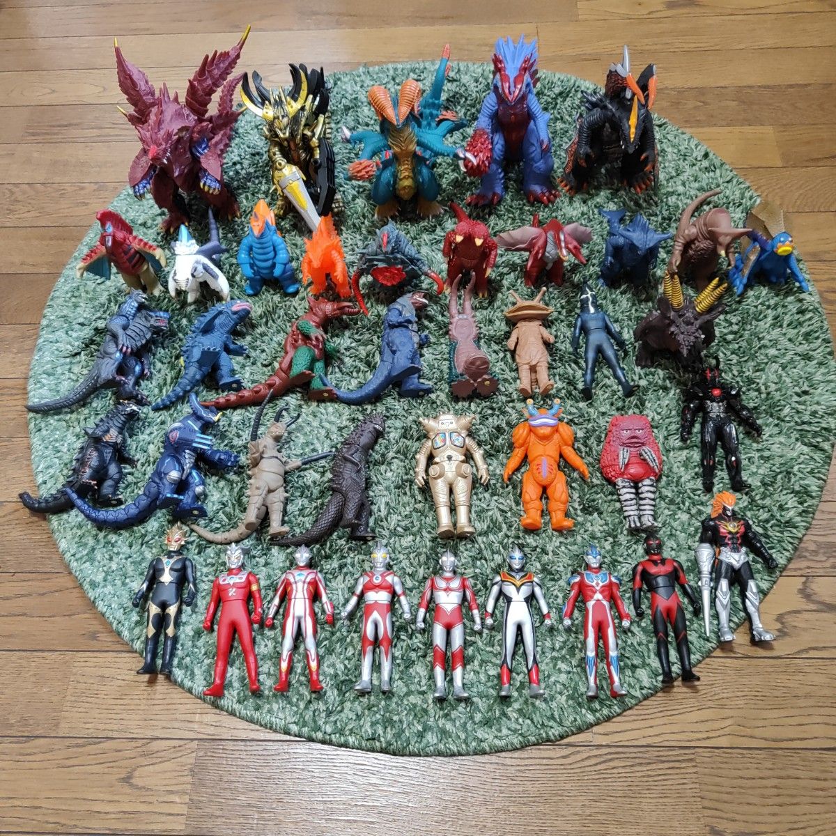 ウルトラマン 怪獣 等… ソフビ人形まとめ売り 40体|Yahoo ウルトラマン 怪獣 等… ソフビ人形まとめ売り 40体|Yahoo