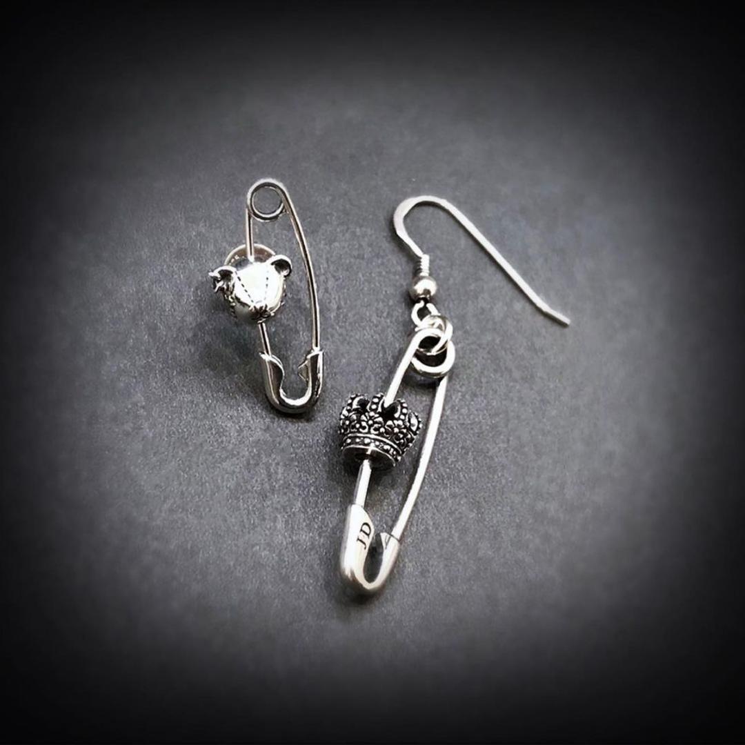  regular price 1.4 ten thousand * guarantee equipped *Justin Davis( Justin Davis ) Crown attaching safety pin motif earrings [THRASH earrings ]SEJ323