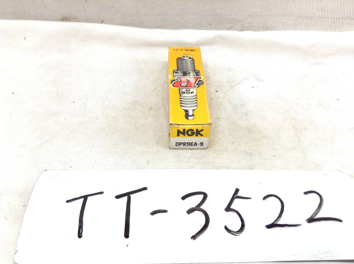 TT-3522　NGK　DPR9EA-9　スパークプラグ　未使用　即決品　　　　　_画像1