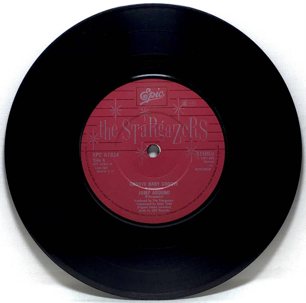 【英7】 THE STARGAZERS / GROOVE BABY GROOVE / JUMP AROUND / 1981 UK盤 4曲入り 7インチシングルレコード EP 45 ロカビリー ネオロカ_画像3