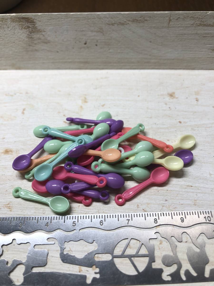  prompt decision * pra, miniature * spoon charm * color pastel MIX* size approximately 25×6 millimeter *30 piece 