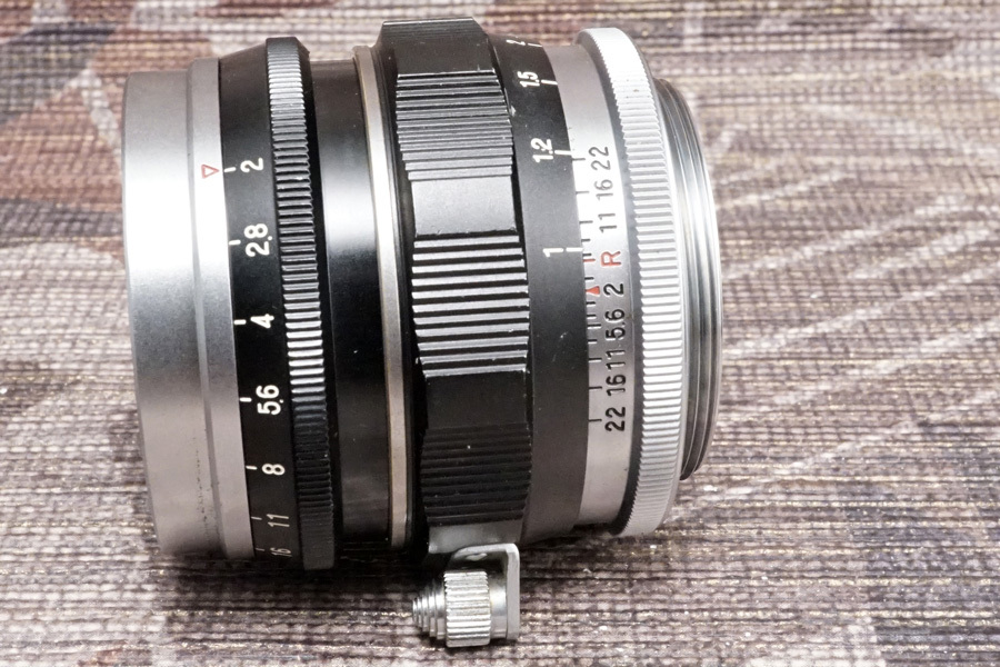 FUJI PHOTO FILM CO. (富士フイルム)　標準レンズ FUJINON Ｌ 5cm/f2（超美品/整備済）L39：スカッとクリアで軽い操作性の後期型タイプ。_距離環を回す時シットリ感漂う操作性が特徴